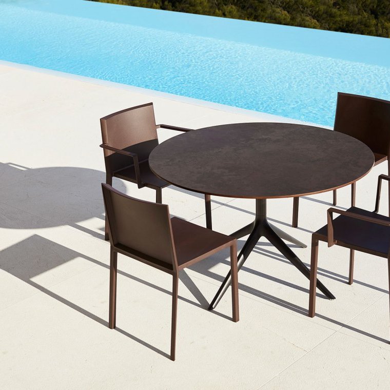 mesas-redondas-e-cadeiras-horeca-quartz-vondom.jpg